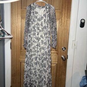 Destination Maternity Black and White maxi Long Sleeve Dress size L